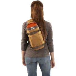 Kelty Spur 9L Sling Pack | Canyon Brown -Kelty Sales Store KL17 Spur CanyonBrown onbodyback2