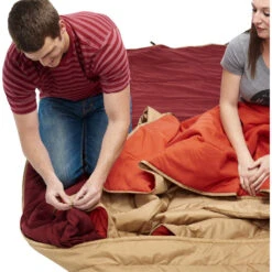 Kelty Shindig Blanket | Canyon Brown/Garnet Red/Lava 20 Kelty Shindig Blanket | Canyon Brown/Garnet Red/Lava -Kelty Sales Store ShindigBlanket canyonBrn lava feature6 KL17