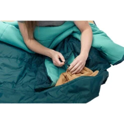 Kelty Shindig Blanket | Deep Teal/Latigo Bay -Kelty Sales Store ShindigBlanket deepTeal latigoBay feature3 KL17 1