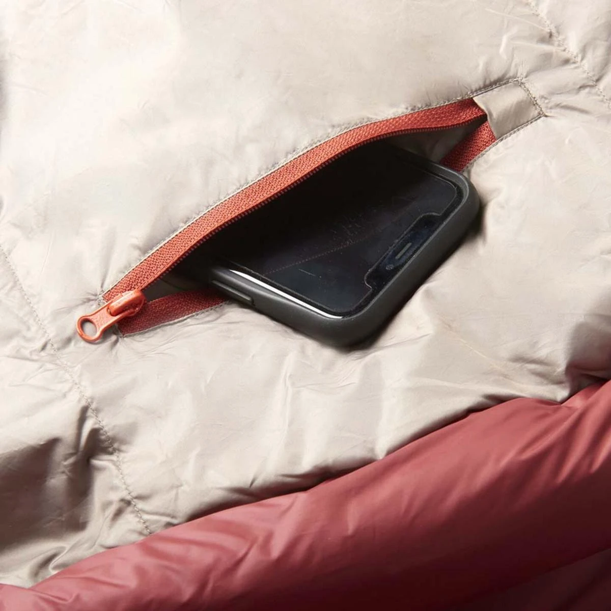 Kelty Cosmic 0 Deg 550 Down Sleeping Bag, Regular Size, Right-Hand 5 Kelty Cosmic 0 Deg 550 Down Sleeping Bag, Regular Size, Right-Hand - Image 5