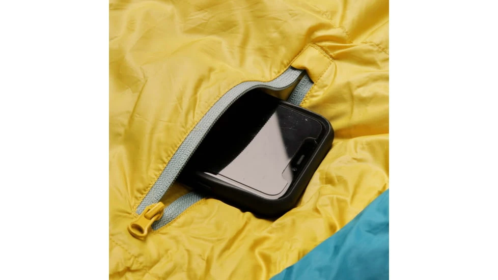 Kelty Cosmic 20 Deg 550 Down Sleeping Bag - Women's 5 Kelty Cosmic 20 Deg 550 Down Sleeping Bag - Women's - Image 5